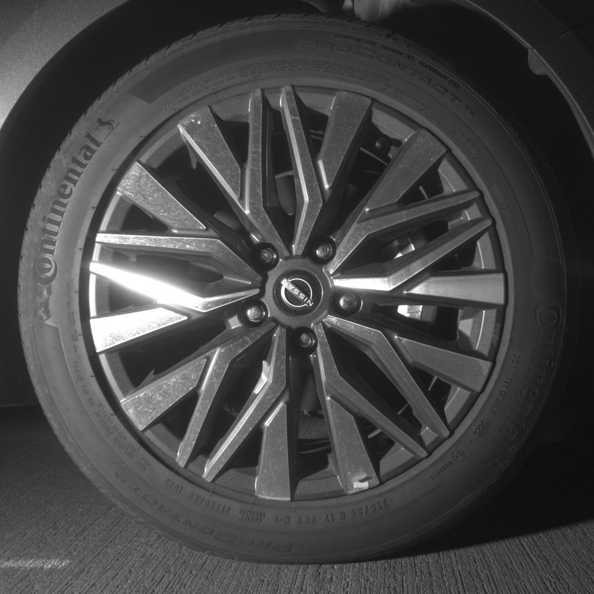 Used 2025 Nissan Altima 2.5 SV FWD image 13