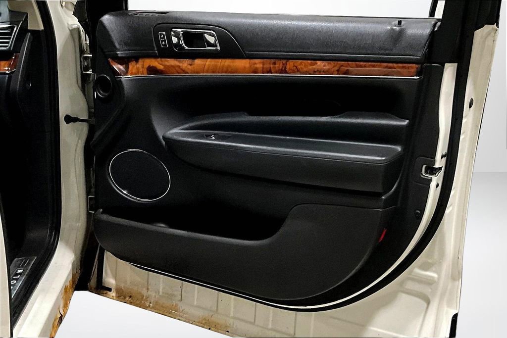 Used 2013 Lincoln MKT AWD image 27