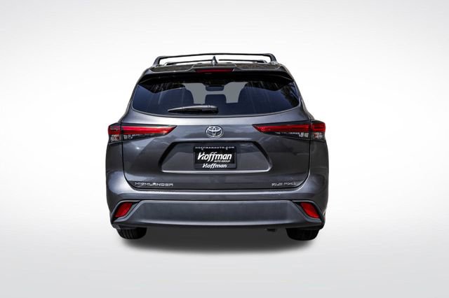 Used 2023 Toyota Highlander XLE AWD/4WD image 9