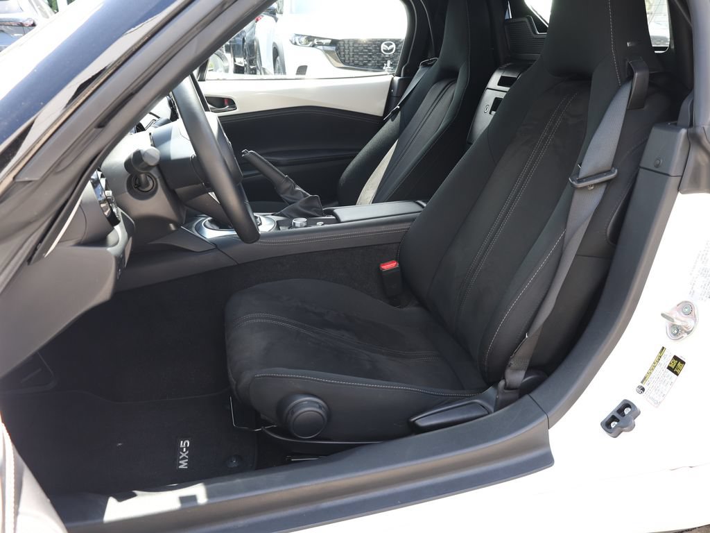 Certified 2024 MAZDA MX-5 Miata Club w/ Weather Package RWD image 13