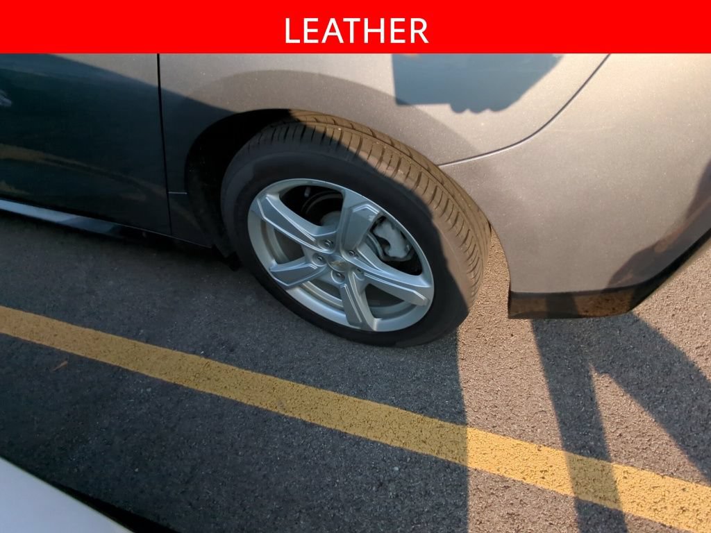 Used 2019 Chevrolet Volt LT w/ Power Convenience Package FWD image 5