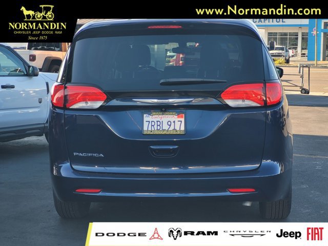Used 2017 Chrysler Pacifica LX FWD image 5