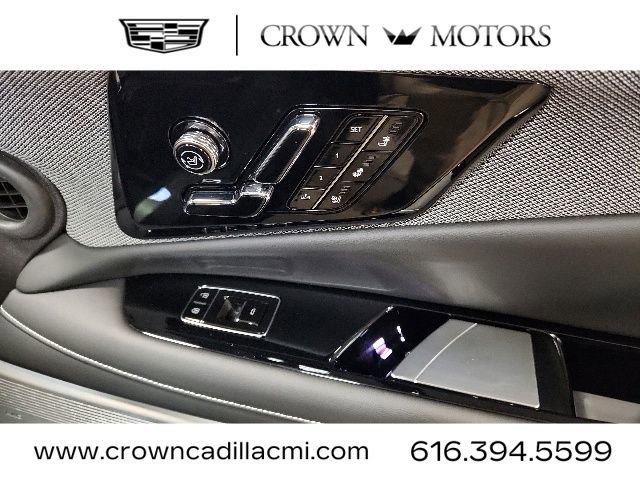Used 2025 Cadillac Optiq Luxury 2 w/ LPO, Floor Liner Package AWD/4WD image 34