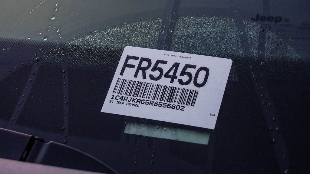 Certified 2024 Jeep Grand Cherokee L Laredo image 33