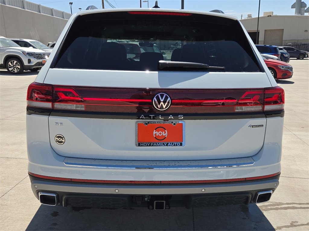 New 2025 Volkswagen Atlas Peak Edition SE image 9
