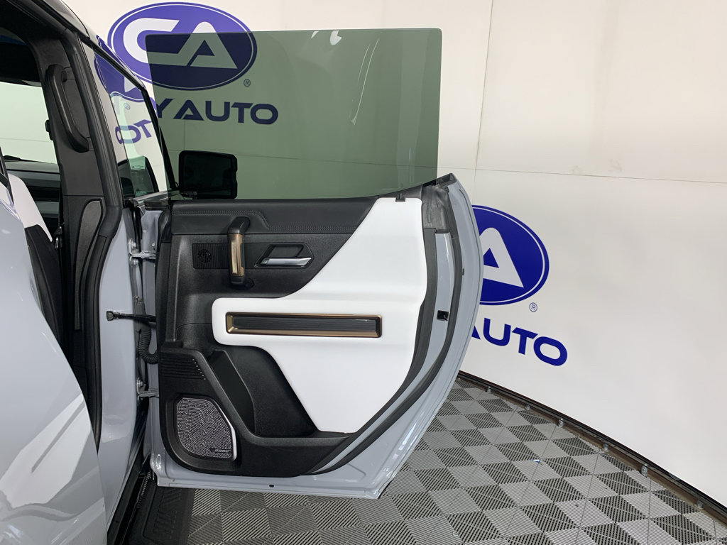 Used 2025 GMC Hummer EV 2X w/ LPO, Sport Package image 40