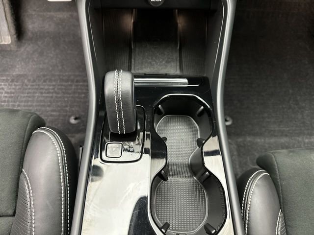 Used 2021 Volvo XC40 P8 Recharge w/ Advanced Package image 20