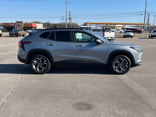 New 2026 Chevrolet Trax LT w/ Driver Confidence Package FWD image 3