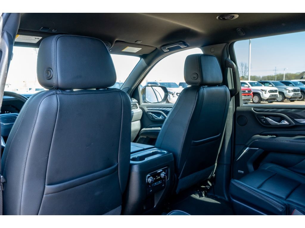 Used 2024 GMC Yukon XL Denali AWD/4WD image 12