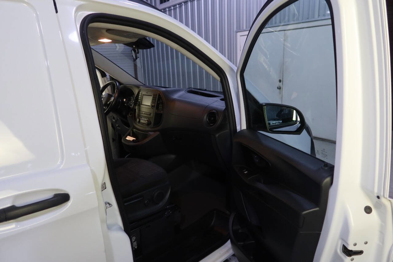 Used 2016 Mercedes-Benz Metris image 12