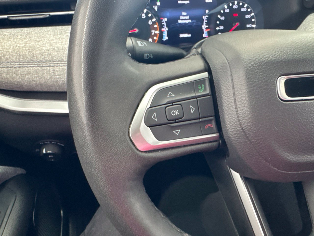 Used 2025 Jeep Compass Latitude AWD/4WD image 18