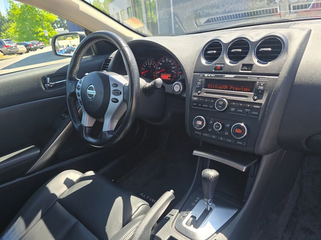 Used 2009 Nissan Altima 3.5 SE w/ Premium Pkg FWD image 10