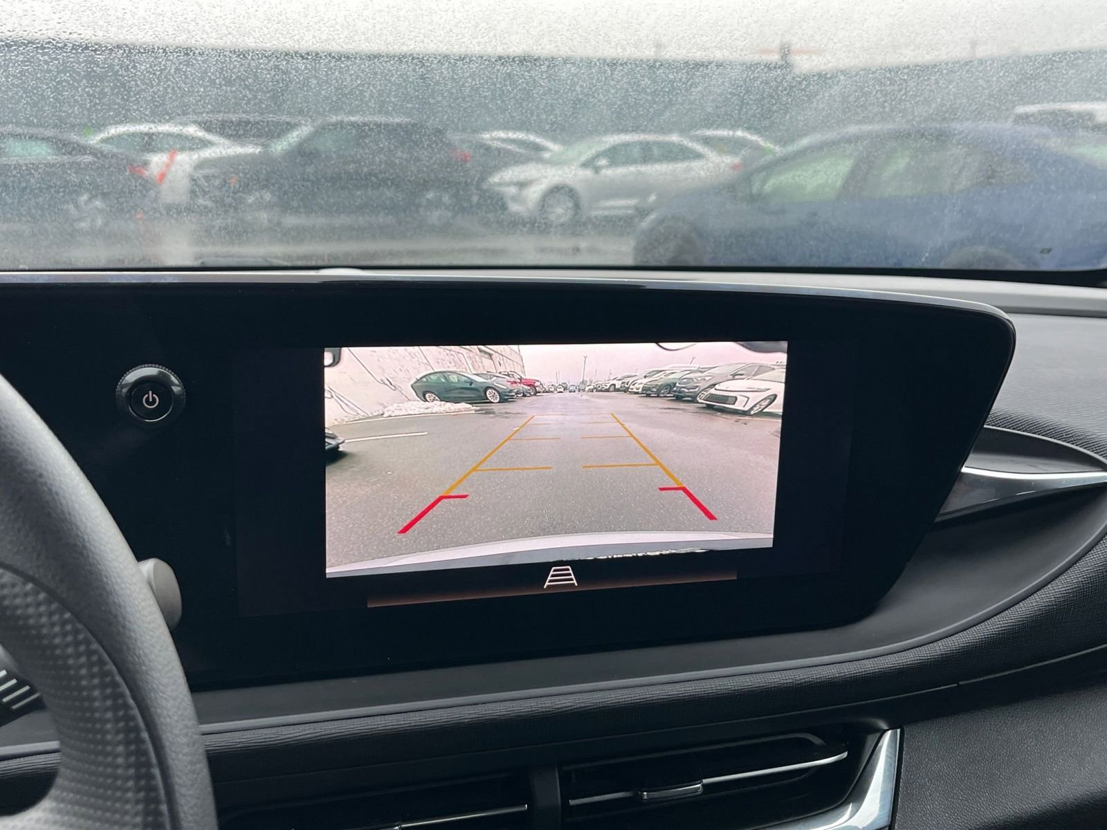 Used 2025 Buick Envista Preferred image 23