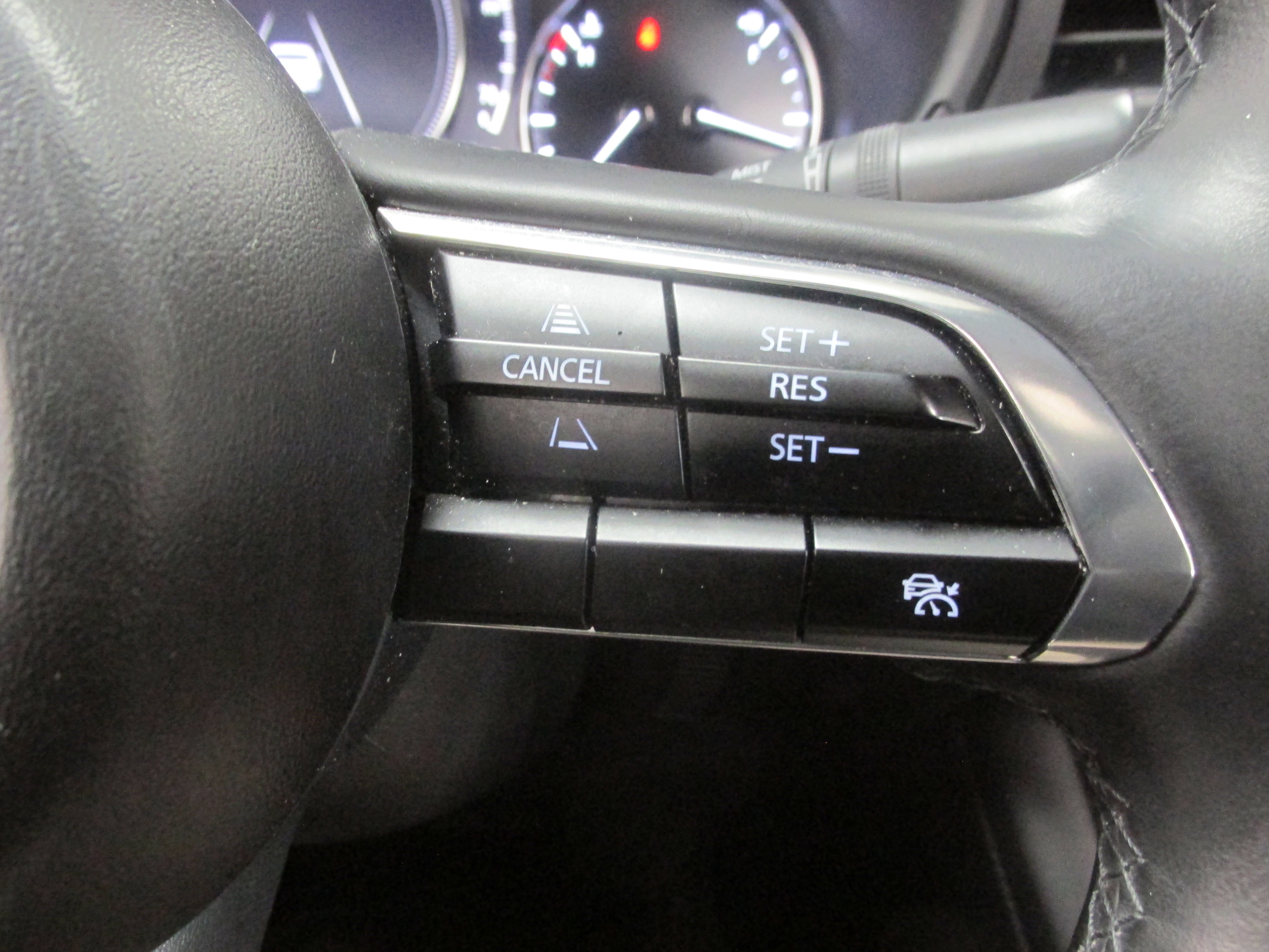Used 2024 MAZDA MAZDA3 s FWD image 33