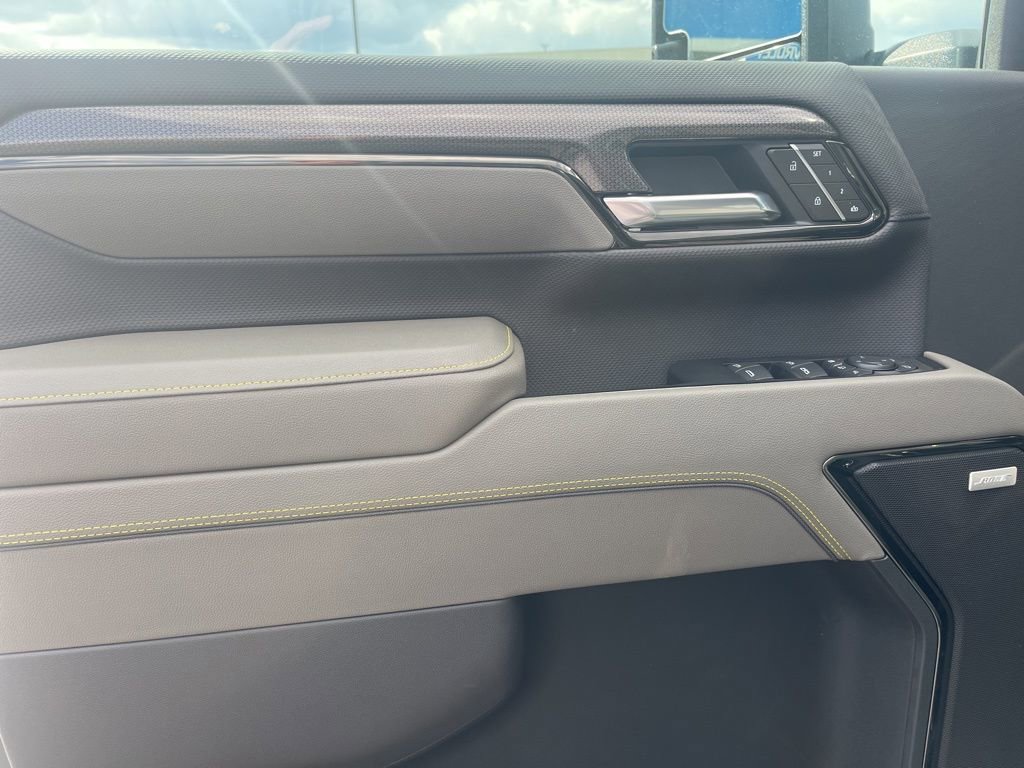 New 2026 Chevrolet Silverado 2500 ZR2 w/ LPO, Dark Essentials Package image 13