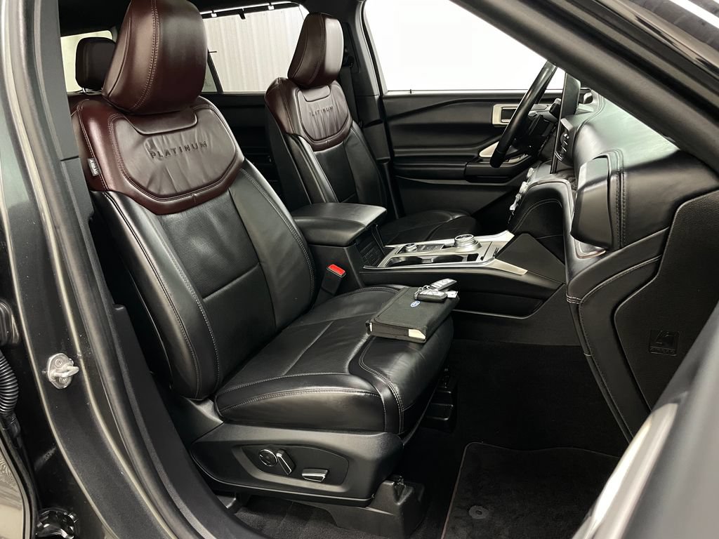 Used 2020 Ford Explorer Platinum w/ Premium Technology Package AWD/4WD image 43