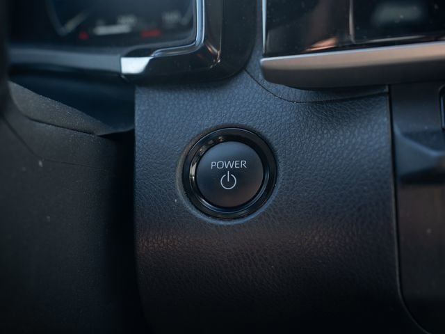 Used 2025 Toyota Camry XLE AWD/4WD image 28