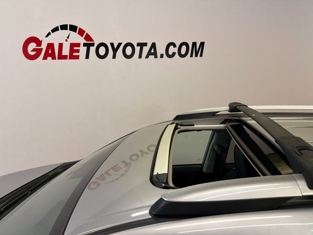 Used 2017 Toyota RAV4 Platinum AWD/4WD image 8