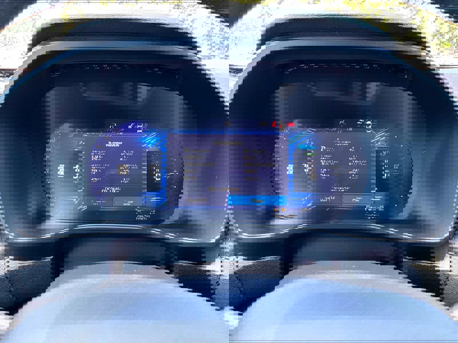 Used 2023 Volvo C40 P8 Recharge Plus image 22