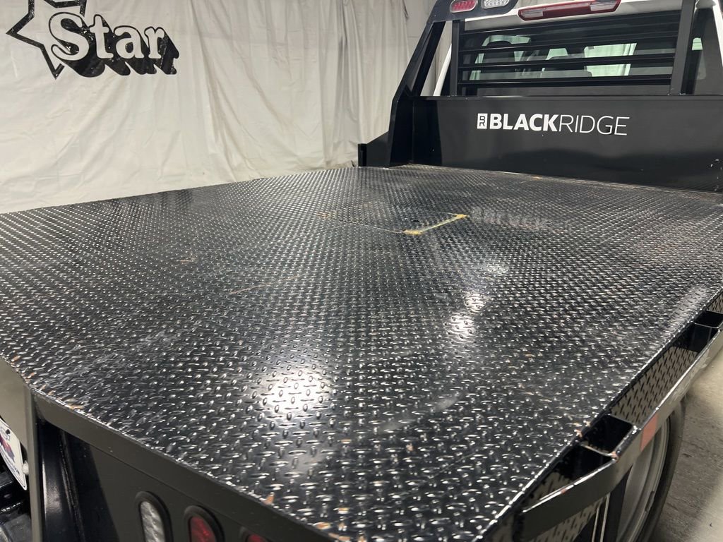 Used 2025 Chevrolet Silverado 3500 W/T image 17