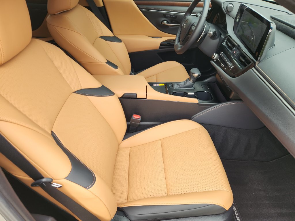 Certified 2025 Lexus ES 350 w/ Premium Package FWD image 14