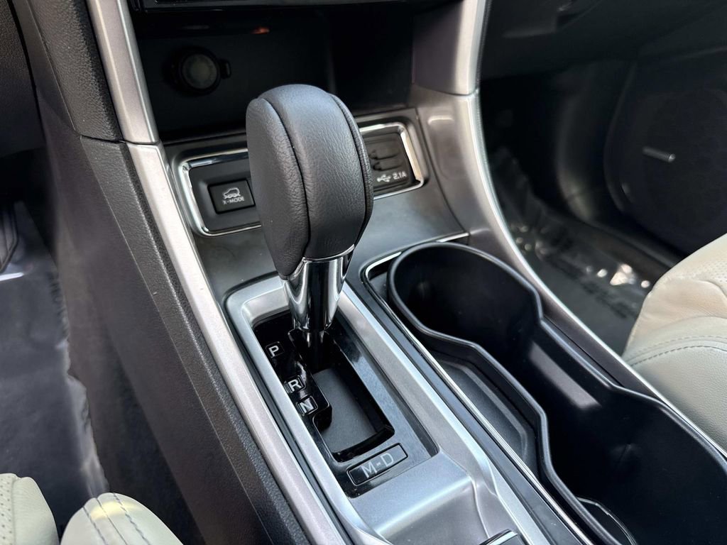 Used 2022 Subaru Ascent Limited w/ Technology Package image 35