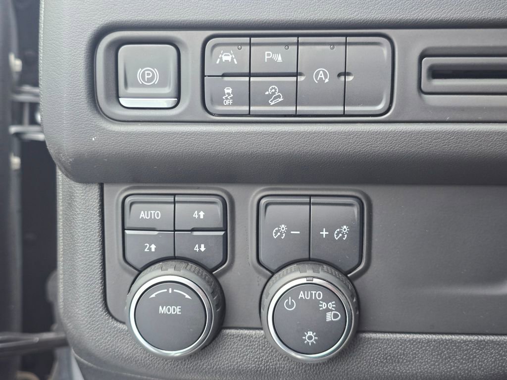 Used 2024 Chevrolet Tahoe Premier AWD/4WD image 27