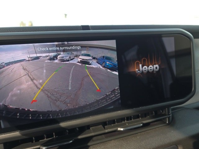 Used 2024 Jeep Wrangler Willys image 23