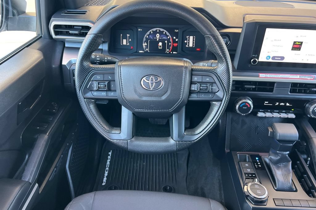 Certified 2025 Toyota Tacoma SR5 AWD/4WD image 17