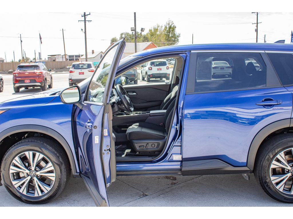 Used 2023 Nissan Rogue SV AWD/4WD image 27