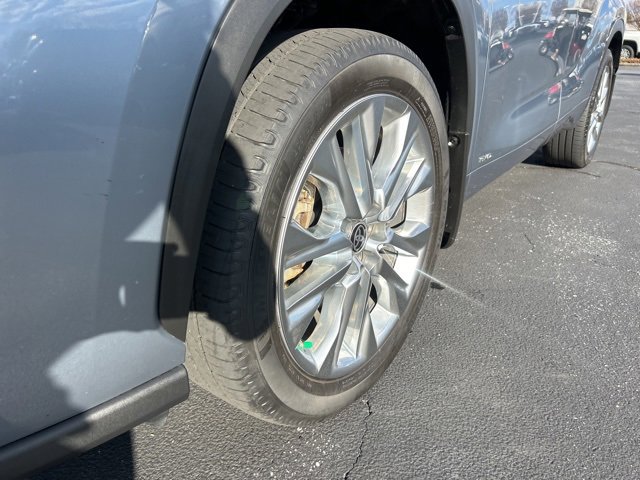 Used 2022 Toyota Highlander Limited image 12