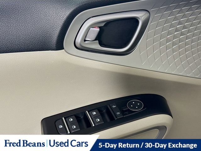 Used 2023 Kia Soul LX image 19