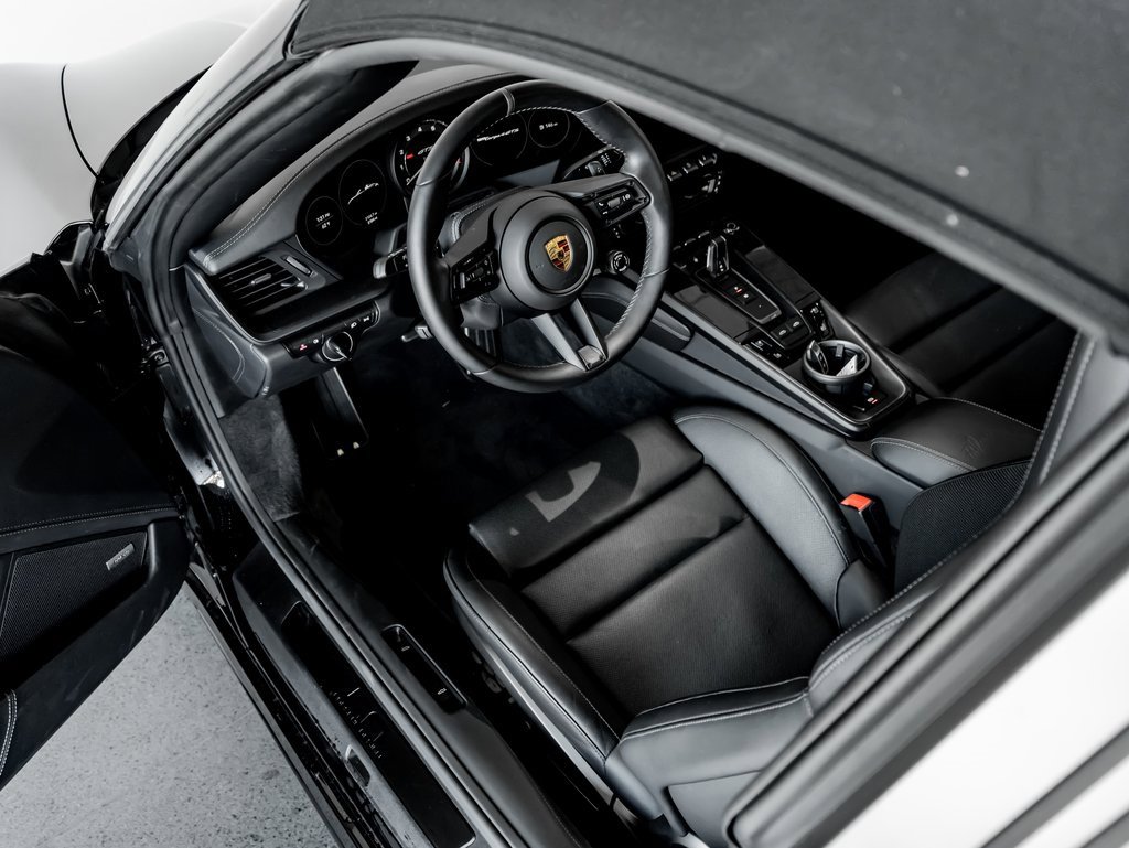 Certified 2022 Porsche 911 50th Anniversary Edition image 4