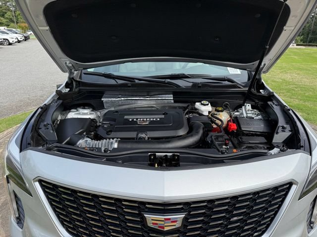 Used 2022 Cadillac XT4 Premium Luxury w/ Safety Alert Package FWD image 29
