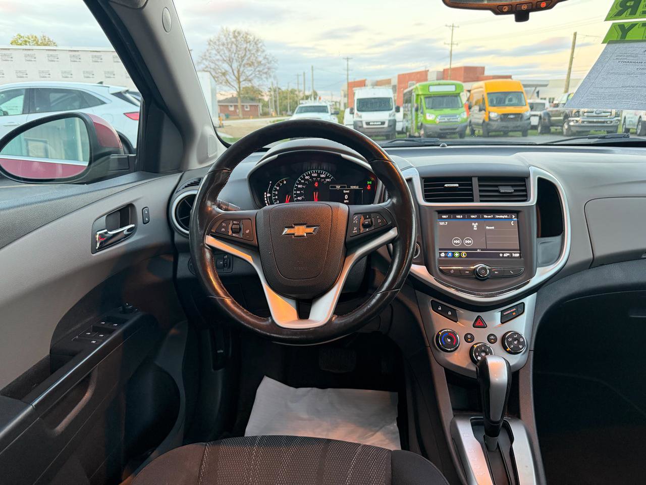 Used 2018 Chevrolet Sonic LT w/ Convenience Package FWD image 15