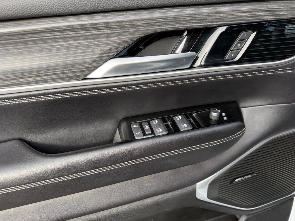 Used 2023 Jeep Wagoneer Series III w/ Preferred Equipment Group image 17