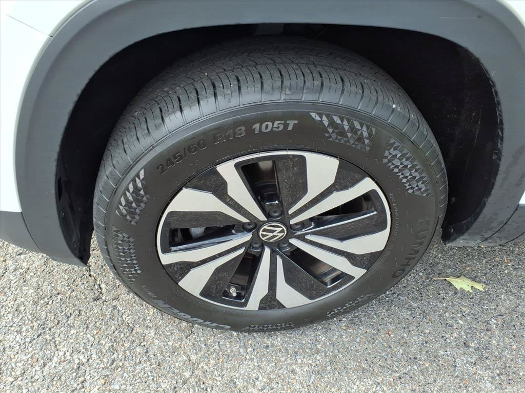 Used 2025 Volkswagen Atlas Cross Sport SE AWD/4WD image 10