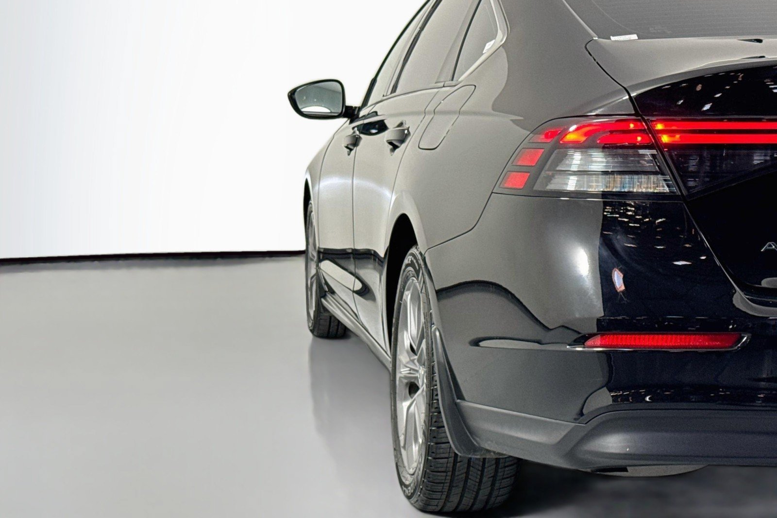 Used 2024 Honda Accord EX image 15