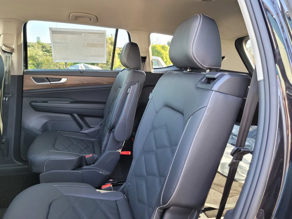 New 2026 Volkswagen Atlas SE FWD image 14