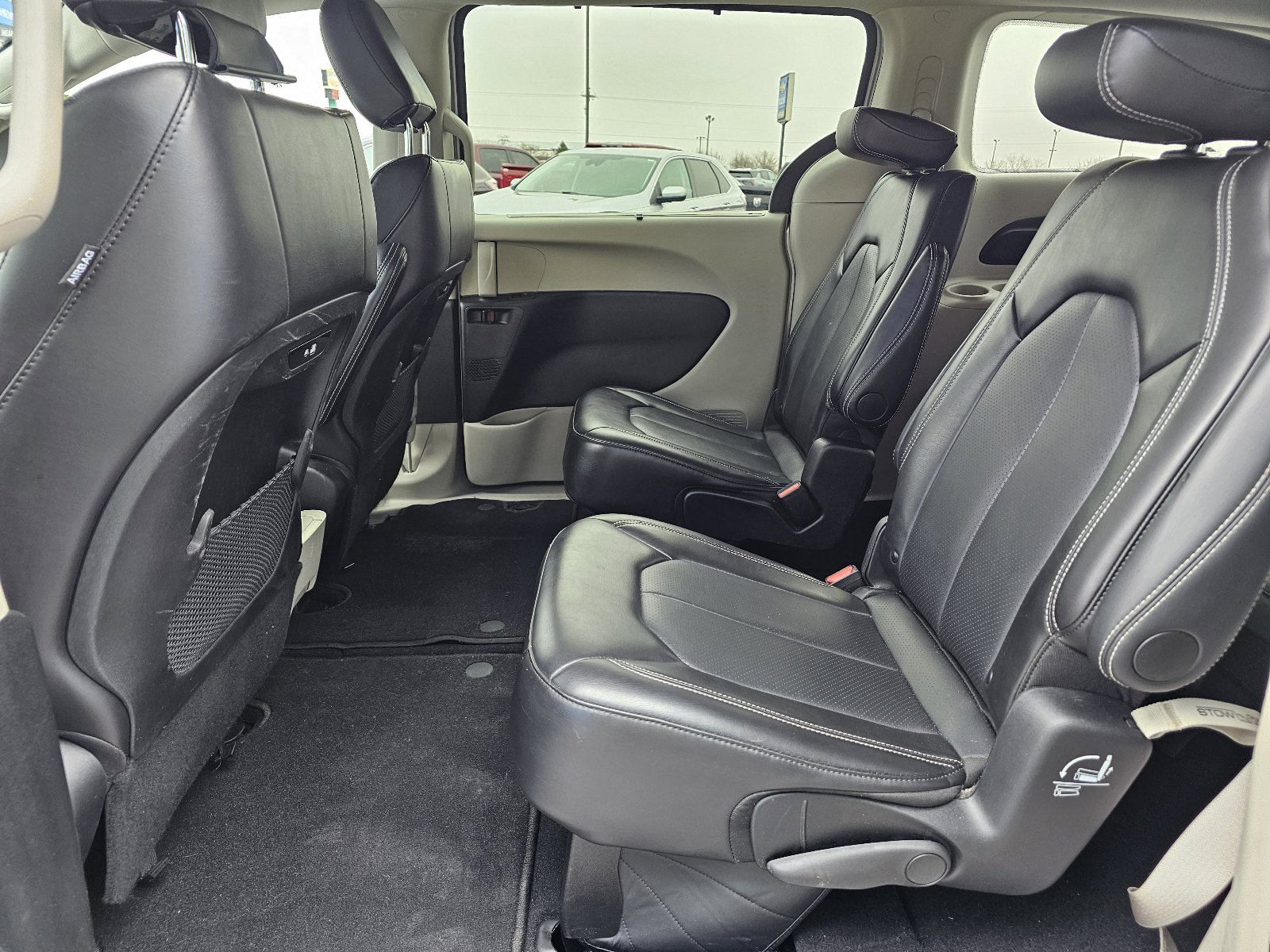 Used 2024 Chrysler Pacifica Touring-L FWD image 14
