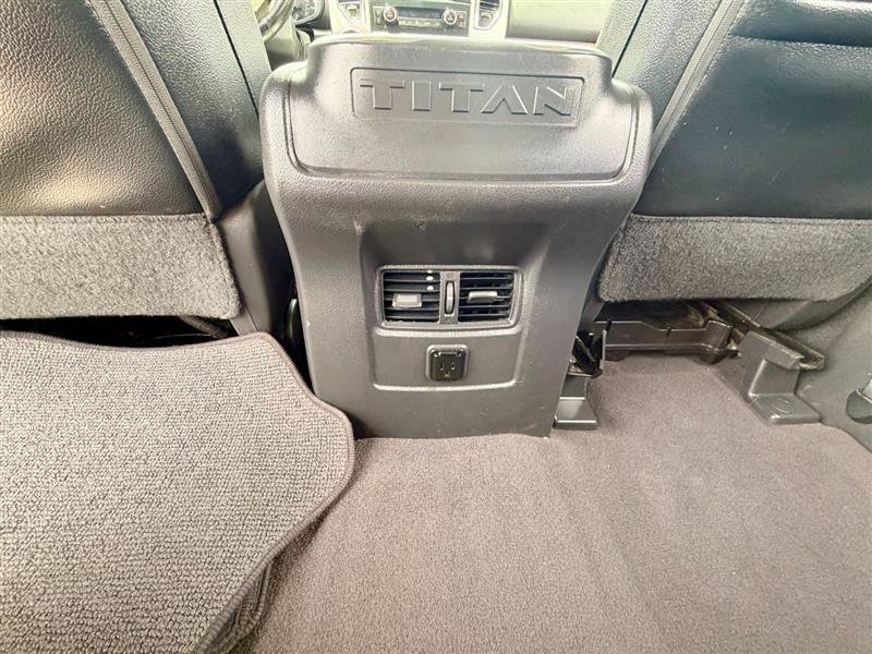 Used 2016 Nissan Titan SL AWD/4WD image 21