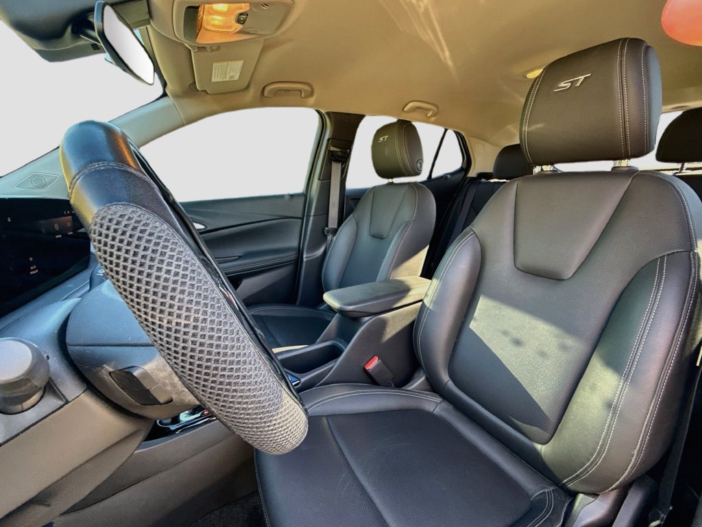 Used 2024 Buick Encore GX Sport Touring w/ Advanced Technology Package AWD/4WD image 14