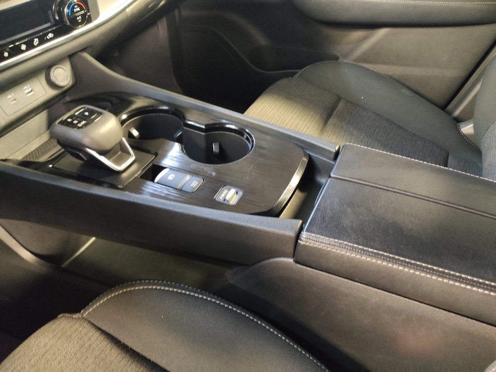 Used 2023 Nissan Rogue SV image 26