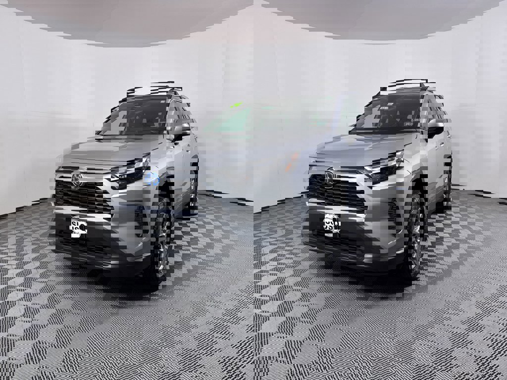 Used 2024 Toyota RAV4 XLE w/ Convenience Package image 15