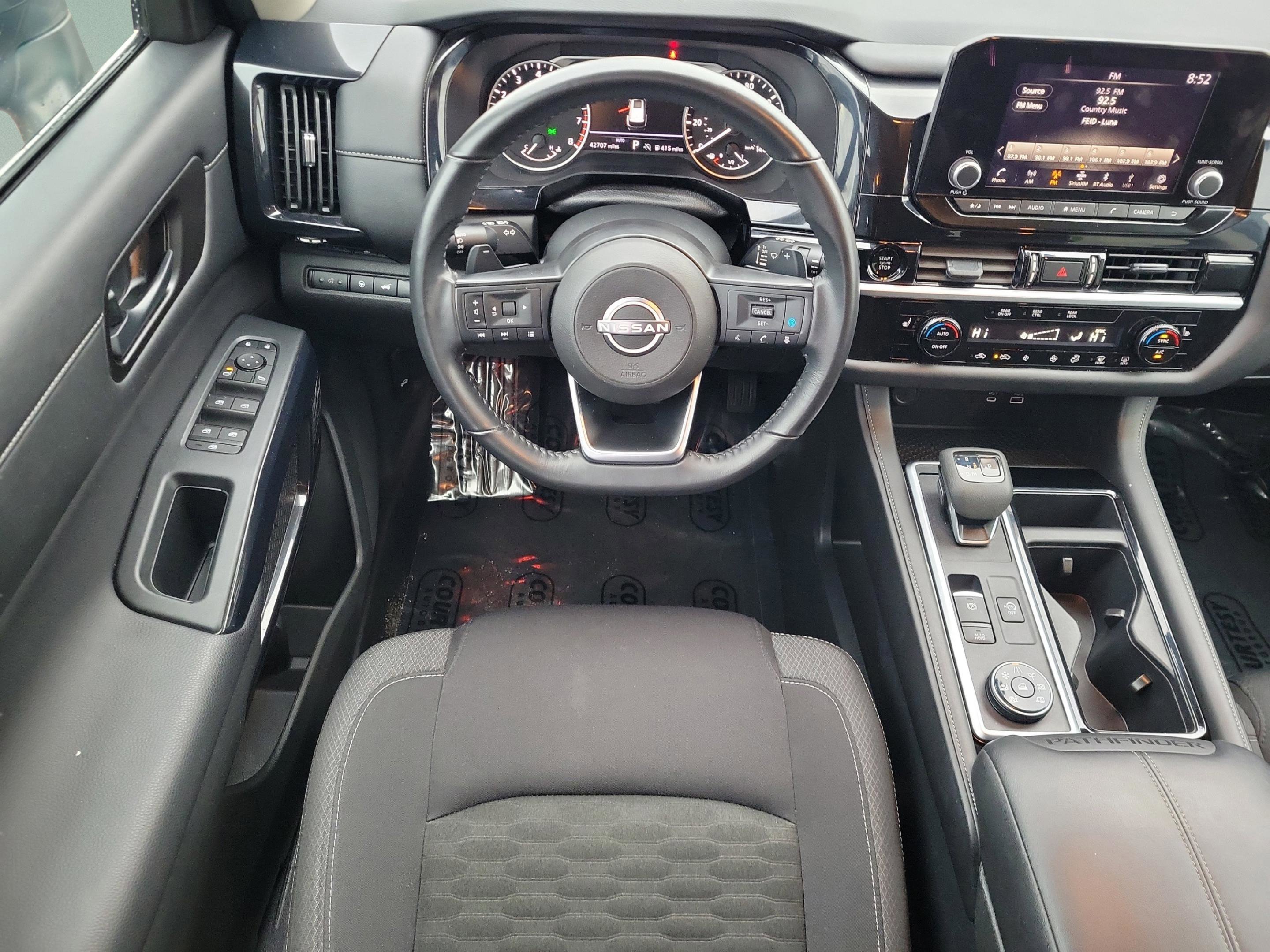 Certified 2025 Nissan Pathfinder SV image 18