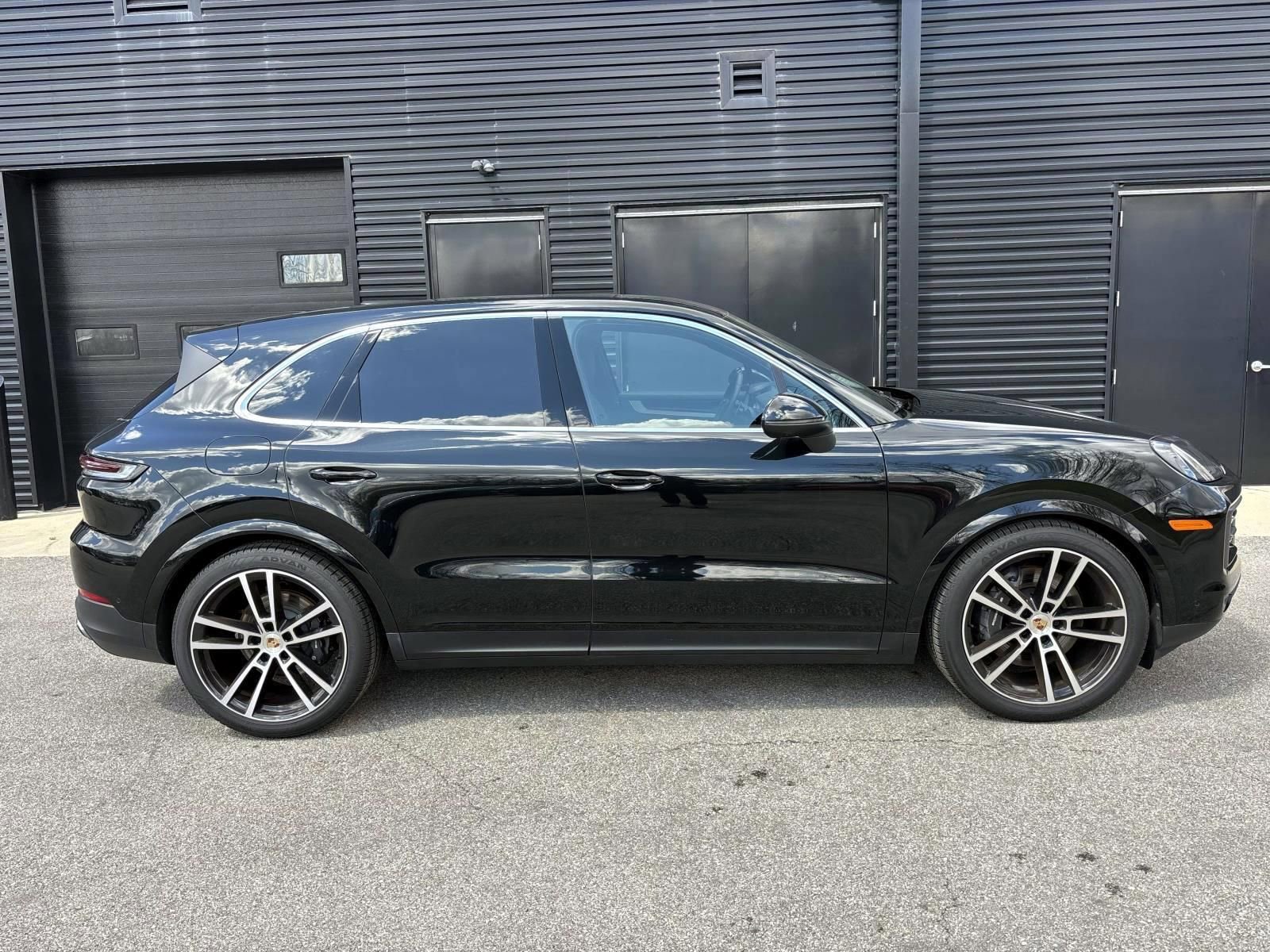 Used 2025 Porsche Cayenne AWD/4WD image 11