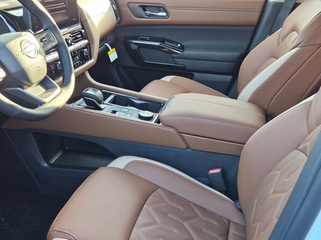 New 2026 Nissan Pathfinder Platinum image 11