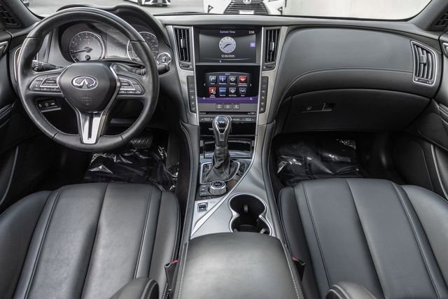 Used 2017 INFINITI Q60 2.0t w/ Moonroof Package image 7