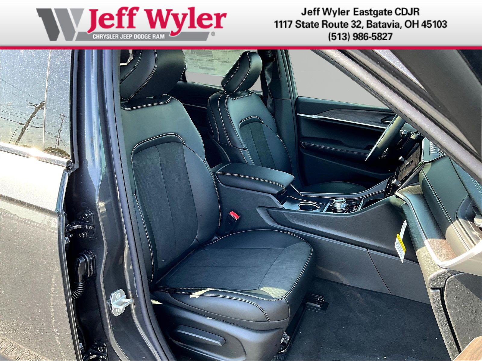 New 2026 Jeep Grand Cherokee Altitude AWD/4WD image 19