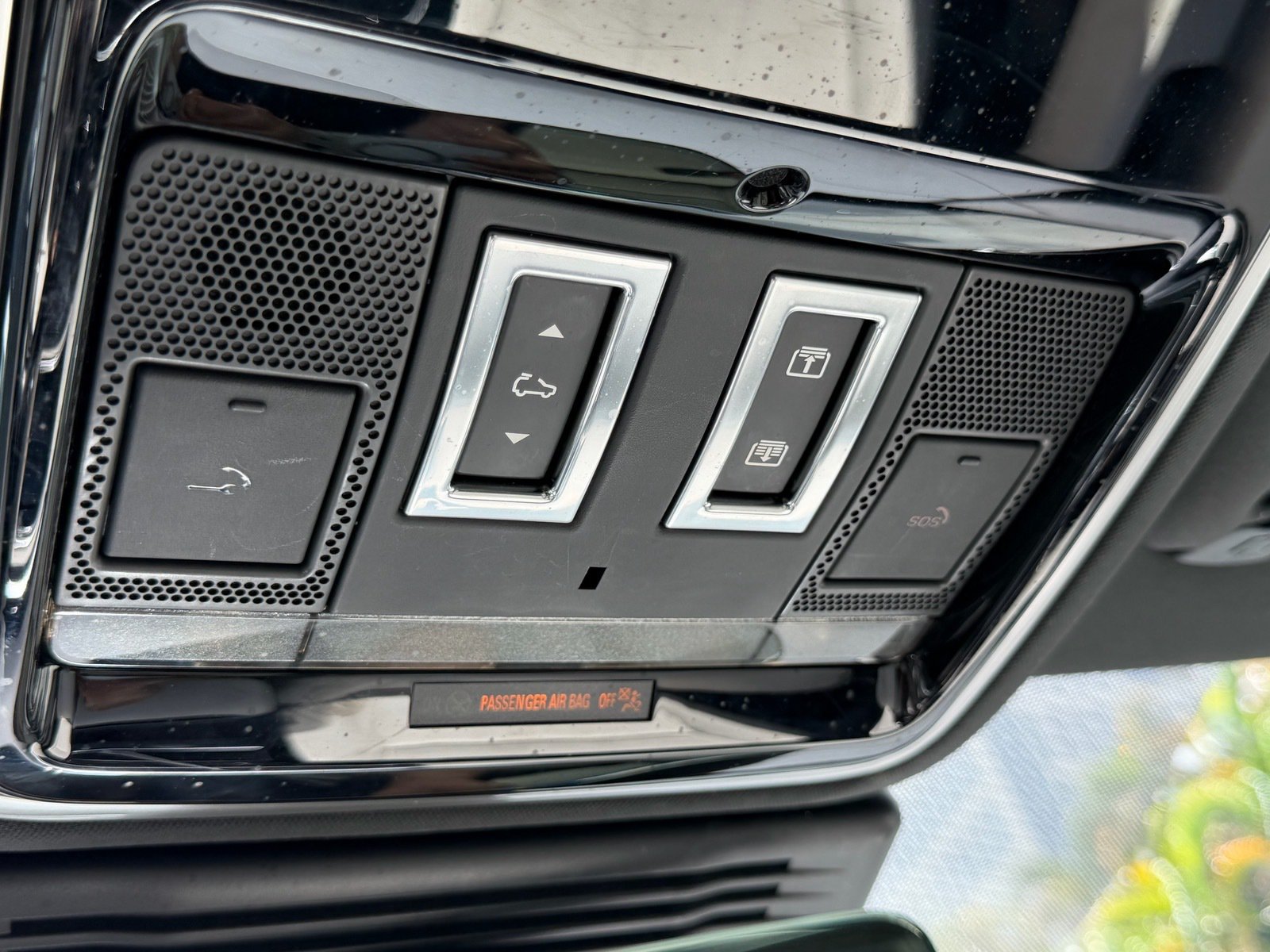 Used 2022 Land Rover Range Rover Velar R-Dynamic S AWD/4WD image 30